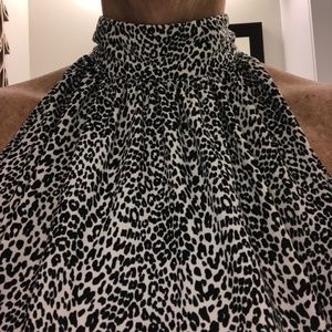 Milano Sleeveless Mock Neck blouse size L in Animal print